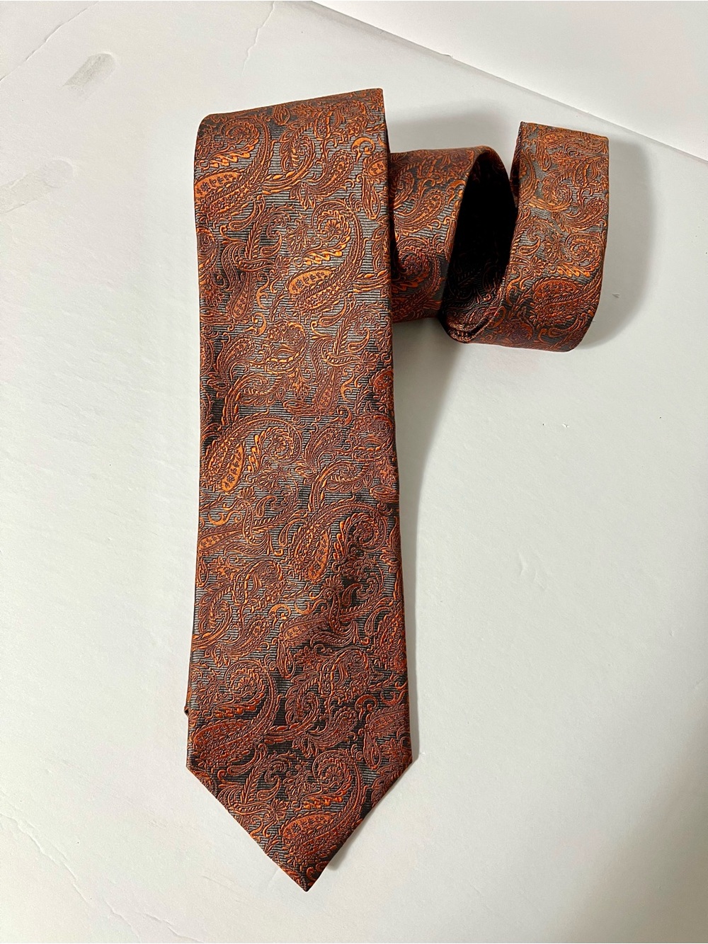 Vintage VAKKO Men's Orange Paisley Silk Tie - Classic Formal Accessory